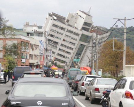 Силно земетресение в Тайван, десетки са в неизвестност
