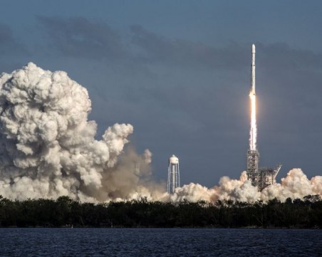 Уникални кадри след изстрелването на ракетата “Фалкон Хеви