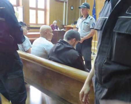 Скандално освободиха от ареста тартор на канал за мигранти