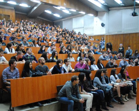 Стипендии за успех ще получат над 6500 студенти