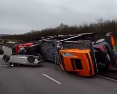 Гледаш и плачеш: коли за милиони се разбиха на магистрала ВИДЕО