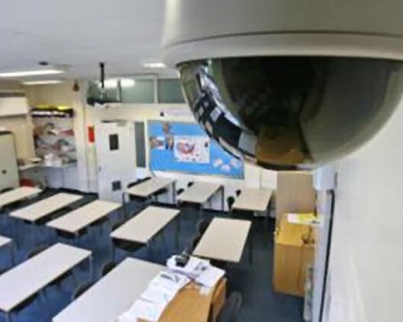 Камери в градините и училищата? Щели да демотивират учителите...