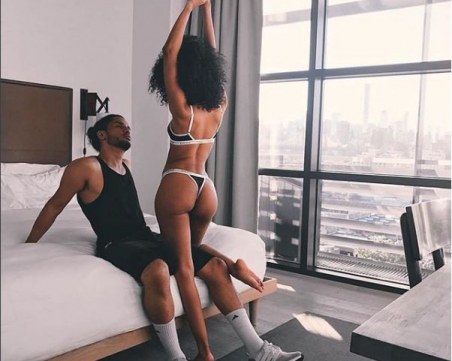 Трудната секс поза “Надолу с главата“ води до най-мощния оргазъм