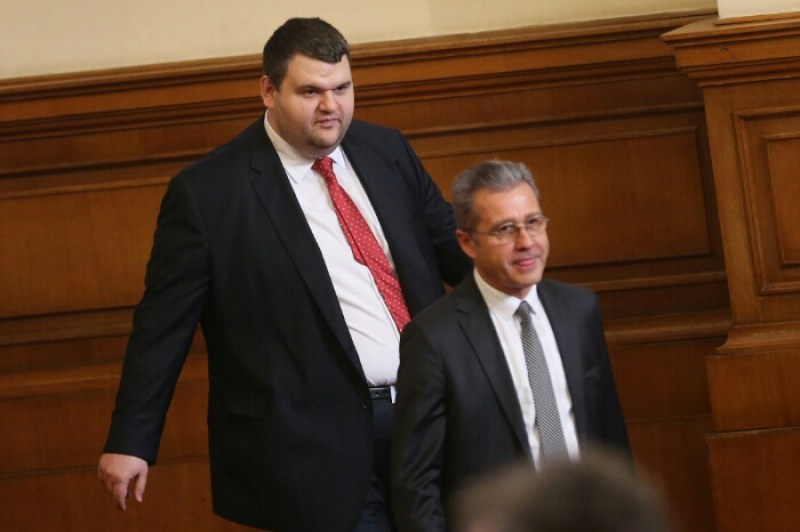 Законът на Пеевски за КТБ мина на второ четене