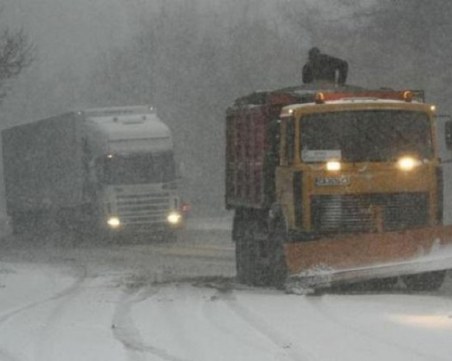 От АПИ с призив: Шофирайте внимателно, времето се влошава!