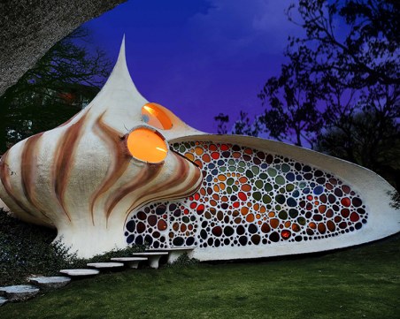 Топ 10: Най-странните къщи в света СНИМКИ