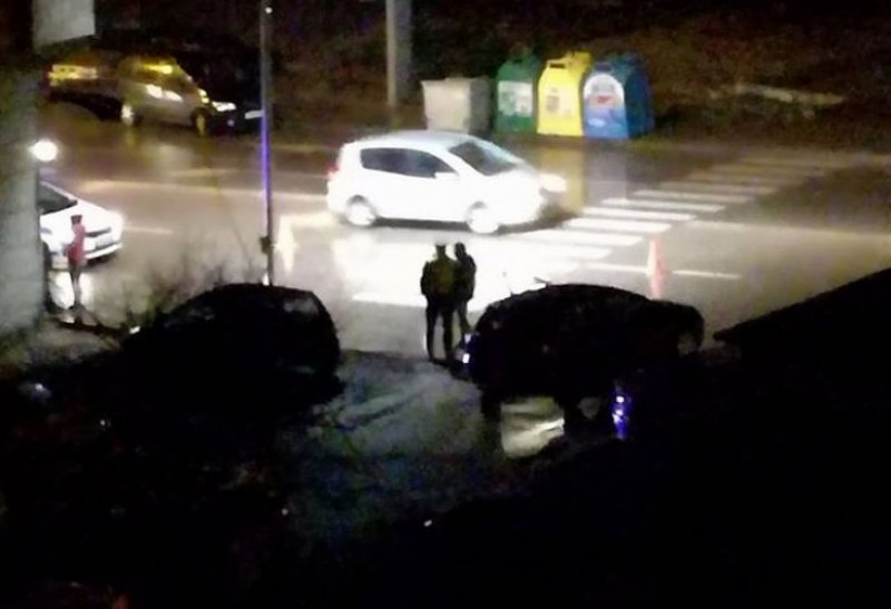 Кола помете момиченце на пешеходна пътека СНИМКА