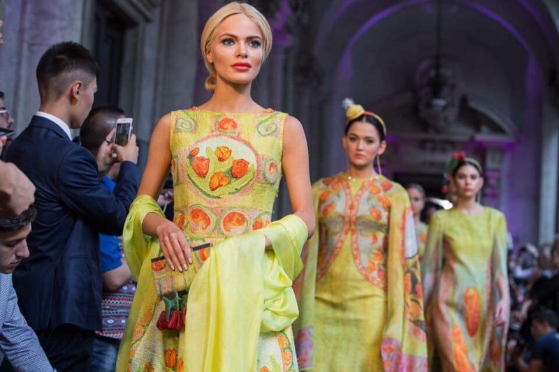 Българка дефилира на Седмицата на модата в Милано СНИМКИ