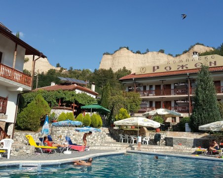 Арестуваха собственика на хотелски комплекс “Рожена“