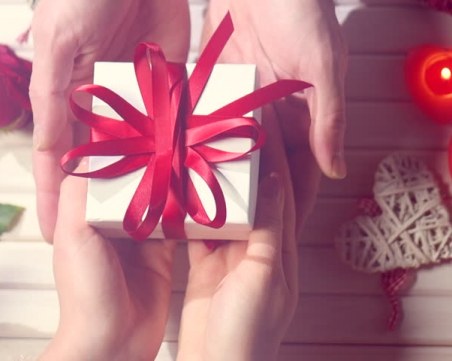 Колко ще струва на българите Свети Валентин?