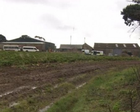 18 души от Смолянско останаха на улицата в Англия, а уж трябвало да работят във ферма