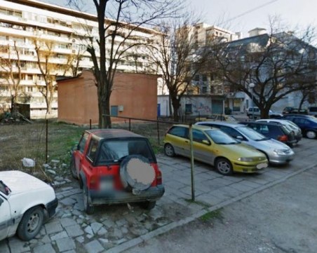 Строят 18-метрова сграда в центъра на Пловдив, съседите излизат на протест СНИМКА