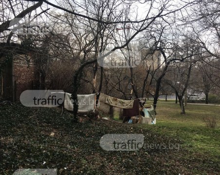 Бивакът на бившия полицай Васил отново 