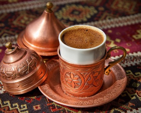 Кафе на толерантността в Пловдив! Различни етноси се събират в центъра