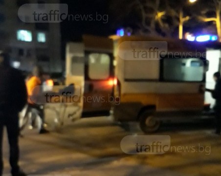 Кола помете двама пешеходци в Пловдив! Изхвърли ги на 5 метра СНИМКИ