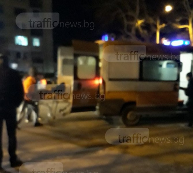 Кола помете двама пешеходци в Пловдив! Изхвърли ги на 5 метра СНИМКИ