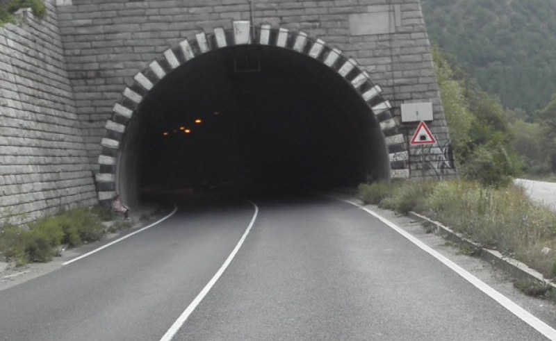 Строят 17 нови тунела в страната