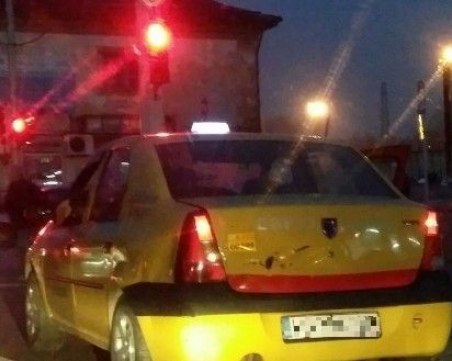 Пловдивчанин слезе на червено от колата си и... видя любовта! Но тя не знае...