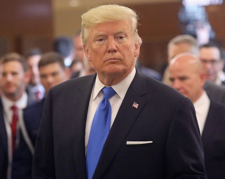 Тръмп обяви траур след стрелбата в училището във Флорида