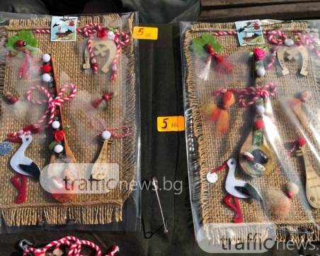 Пловдив побеля и почервеня! Символът на пролетта бърка в джоба ни дълбоко СНИМКИ