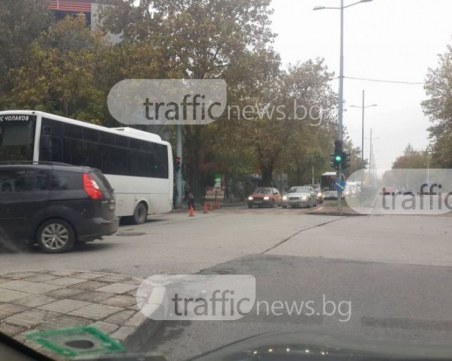 Слагат умни светофари на невралгично кръстовище в Кючука днес