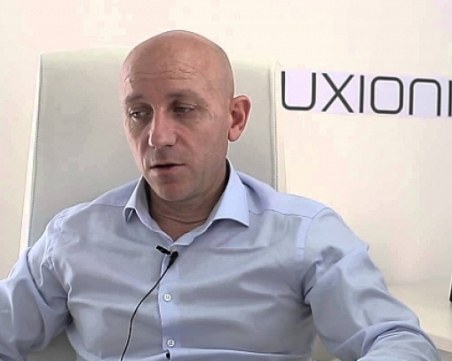 Бизнесменът Ивайло Пенчев взриви отново Фейсбук! Този път с обява за асистентка