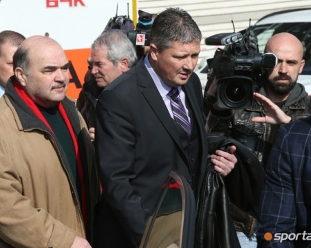 Цирк на конгреса на БФС! Любо Пенев си тръгна, Сираков аут от Изпълкома