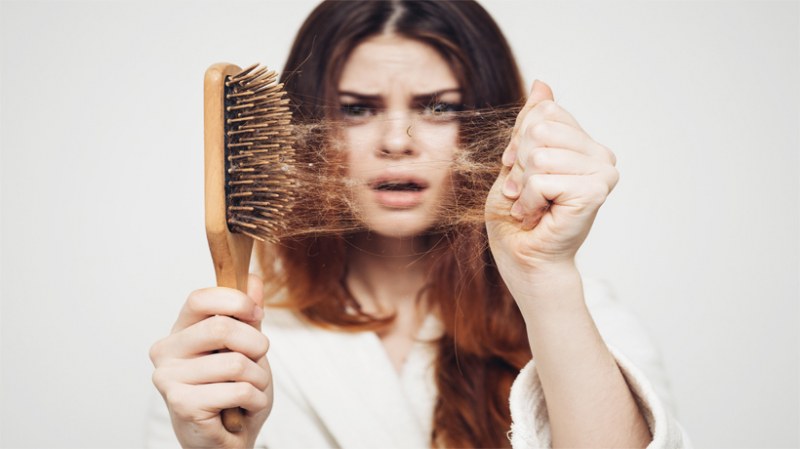 Как да се справим с изтъняването на косата и косопада?