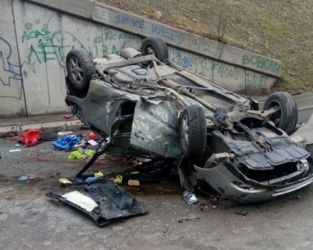 Млада жена загина при катастрофа на магистралата