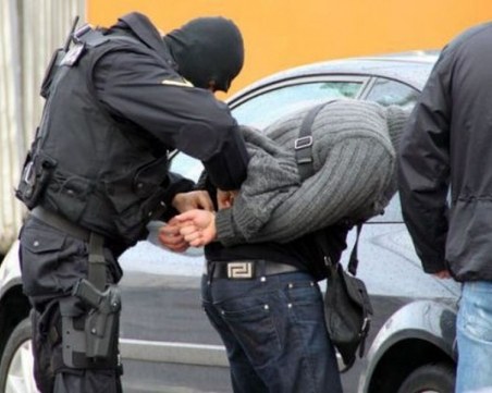 Петима в ареста след спецакцията на полицията край Пловдив