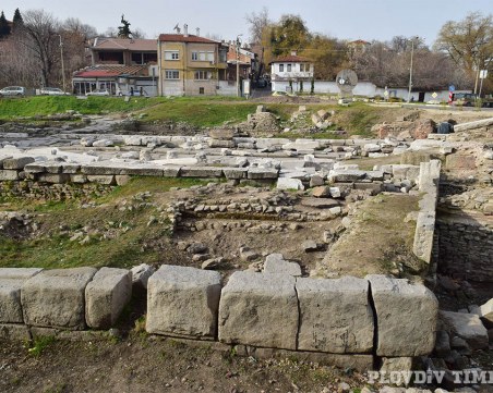 Възстановяват в автентичен вид античен обект в сърцето на Пловдив СНИМКИ