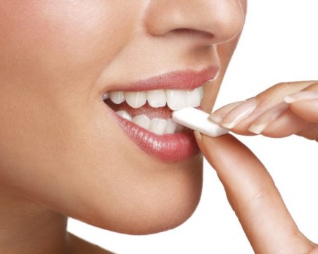 Какво се случва с тялото ви, когато глътнете дъвка