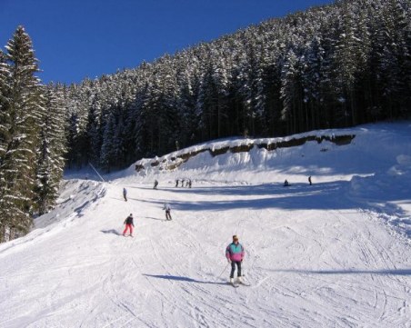 Нова смърт на ски пистата! 52-годишен мъж е открит мъртъв над Банско