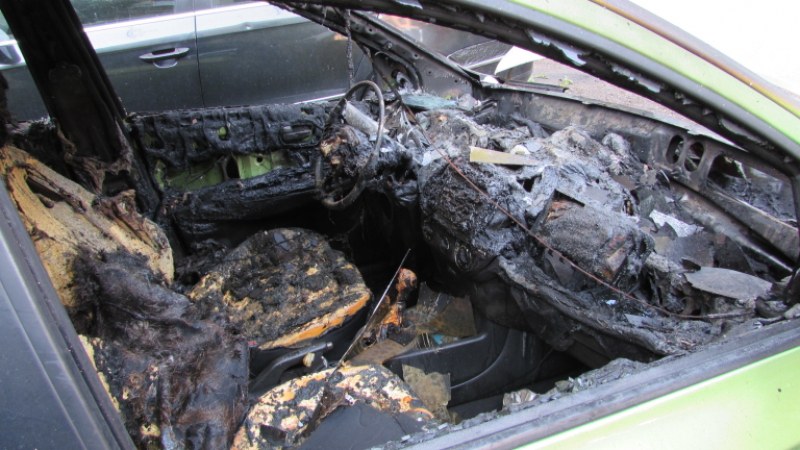 Трагедия: Мъж изгоря в колата си на черен път