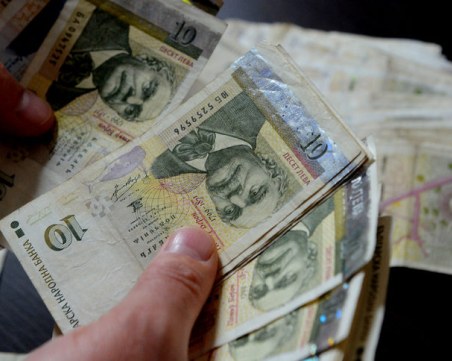 Колко пари ни трябват за нормален живот в България?