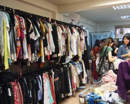 Откъде се внасят дрехите втора употреба?