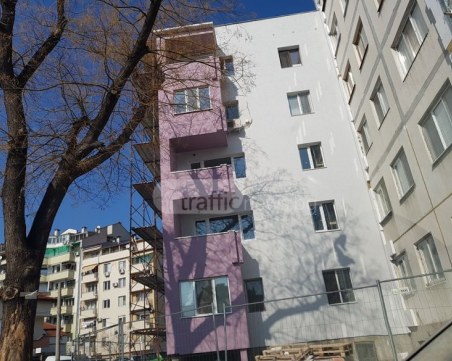 Случи се: Крадци се покатериха по скеле от санирането, за да оберат жилище в Пловдив