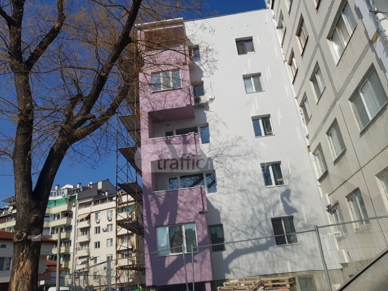 Случи се: Крадци се покатериха по скеле от санирането, за да оберат жилище в Пловдив