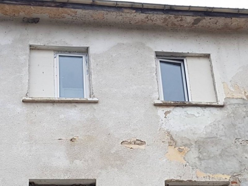 17-годишно момче с увреждания падна от третия етаж от Център за деца