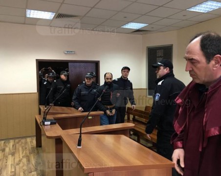 Фарс! Доведоха в Пловдивския съд предполагаемия терорист от ИДИЛ, преводачът чакал в… Хасково ВИДЕО