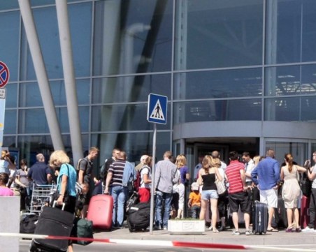 Не се връзвайте! Нова измама плъзна за българите във Великобритания СНИМКА