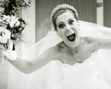 Земетресението вся ужас в булките на Пловдив! Спокойно дами, магазините в Асеновград не са помръднали