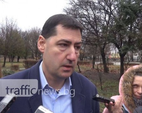 Кметът на Пловдив се раздрусал по време на мача Севиля - Манчестър Юнайтед ВИДЕО