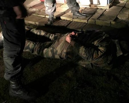 Продължават огледите в дома на барикадиралия се легионер, повдигнаха му обвинение