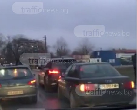 Ауди отнесе Q7-ца в Кючука, движението е затапено ВИДЕО