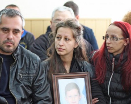 Бащата на убития на пътя Петьо: Не вярвам в правосъдието ни, но има Господ