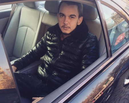 Дон Алехандро пак се прави на пилот от Формула! Бърза с 260 км/ за Солун ВИДЕО