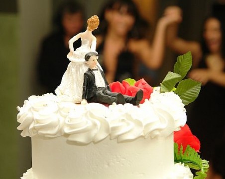 Вижте най-скъпата сватбена торта СНИМКИ
