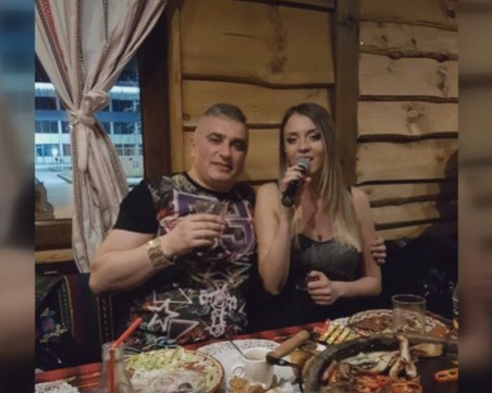 Как затворници излизат в отпуск и посещават нощни заведения?