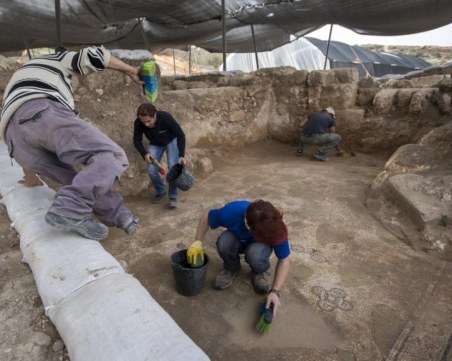Копаят за метро в Солун, а откриха древен град